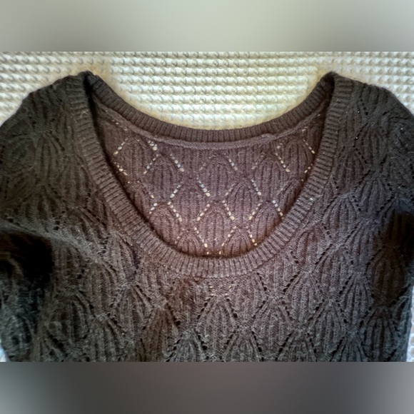 Abercrombie and Fitch sweater with cute diamond pattern. Very soft. - Picture 2 of 9